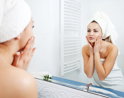 Visage Pure Ultra Stem Moisturizer Application