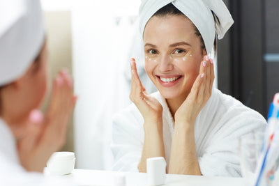 Spirulina Ultra Firm Eye Cream Application